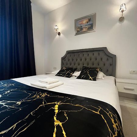 Cochet Boutique Hotel ทาร์กู จิอู ภายนอก รูปภาพ