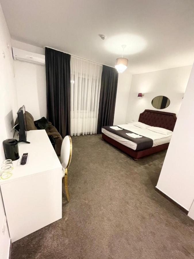 Cochet Boutique Hotel ทาร์กู จิอู ภายนอก รูปภาพ
