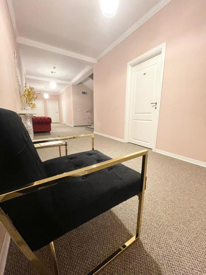 Cochet Boutique Hotel ทาร์กู จิอู ภายนอก รูปภาพ