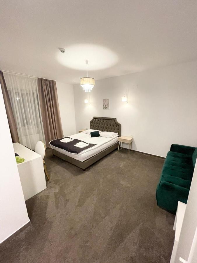 Cochet Boutique Hotel ทาร์กู จิอู ภายนอก รูปภาพ