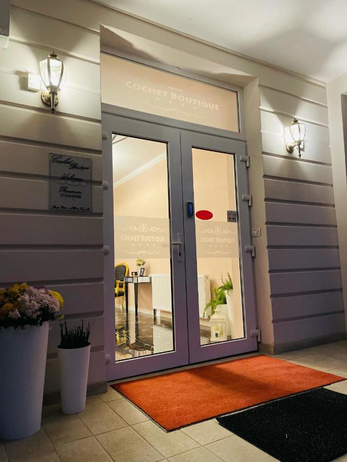 Cochet Boutique Hotel ทาร์กู จิอู ภายนอก รูปภาพ
