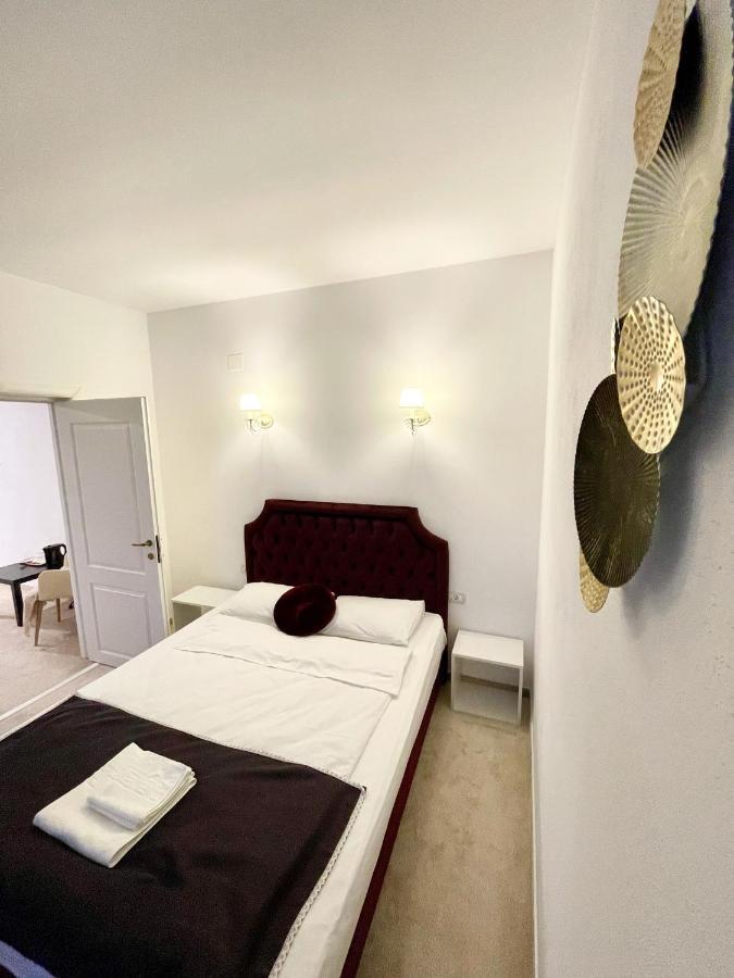 Cochet Boutique Hotel ทาร์กู จิอู ภายนอก รูปภาพ