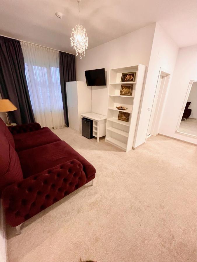 Cochet Boutique Hotel ทาร์กู จิอู ภายนอก รูปภาพ