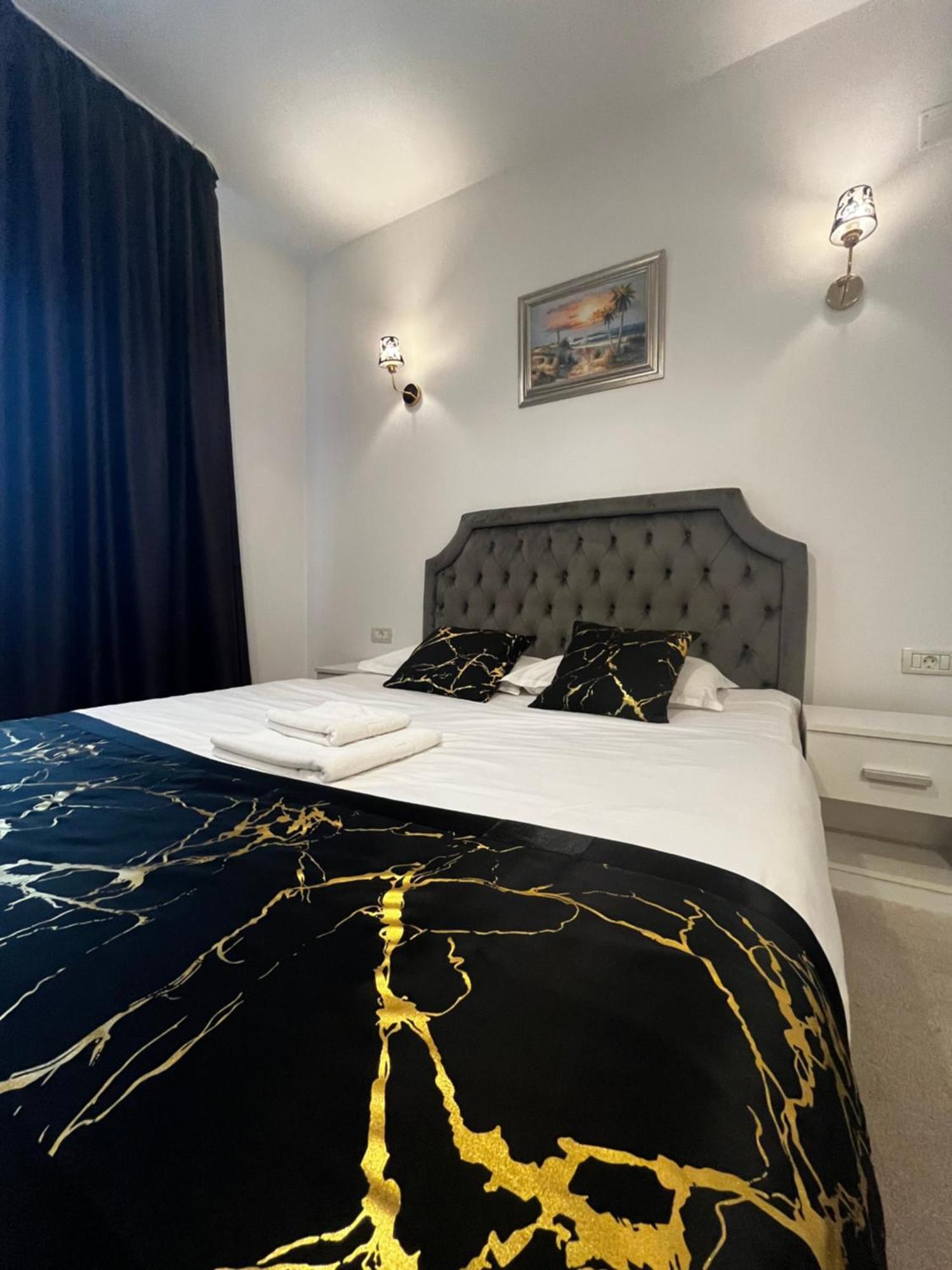 Cochet Boutique Hotel ทาร์กู จิอู ภายนอก รูปภาพ