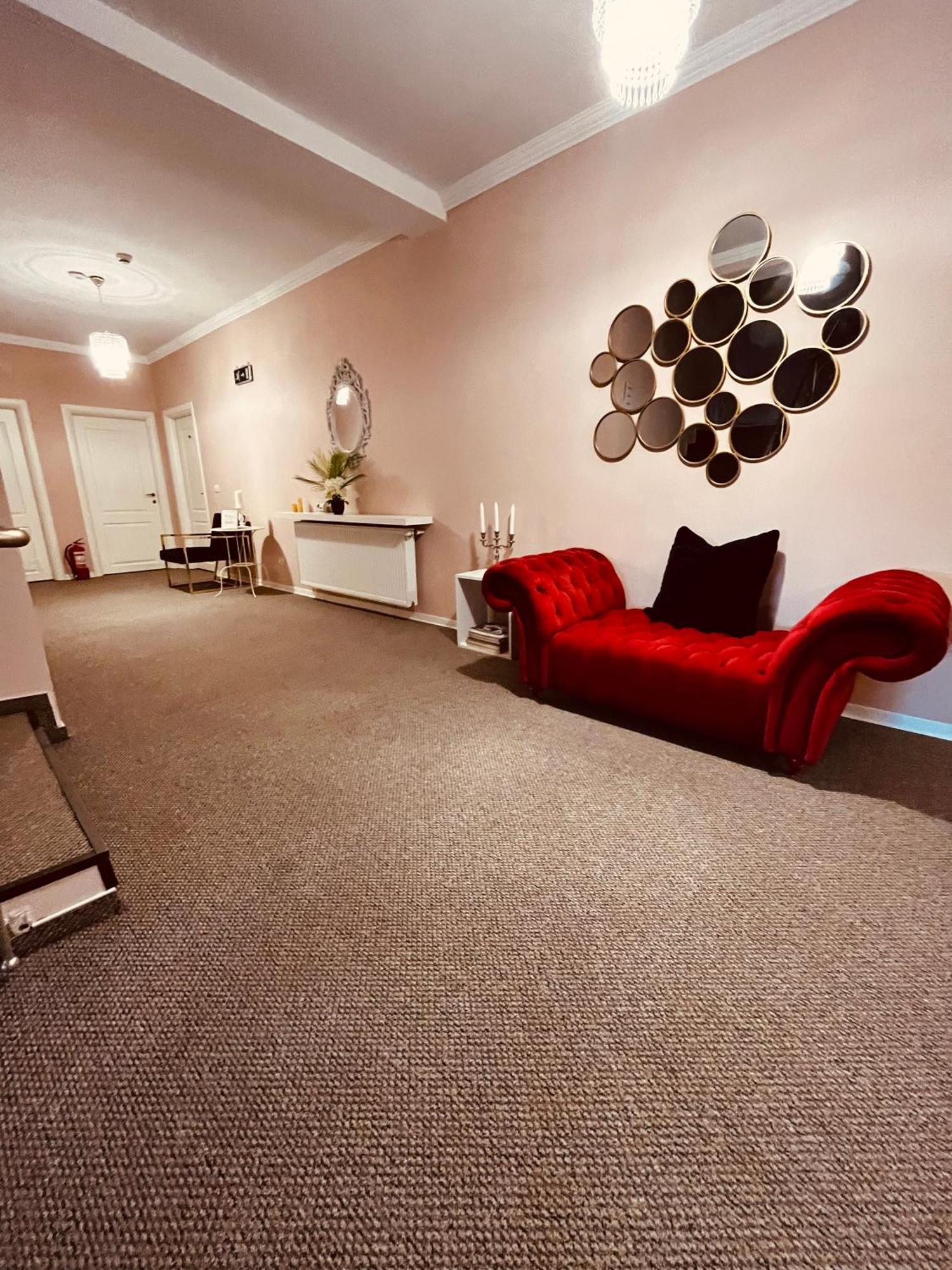Cochet Boutique Hotel ทาร์กู จิอู ภายนอก รูปภาพ